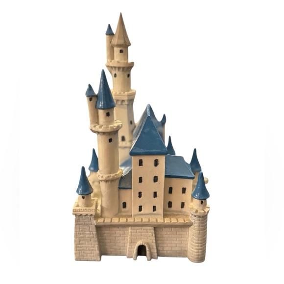 Cinderella Castle Decor - Picture 5 of 9